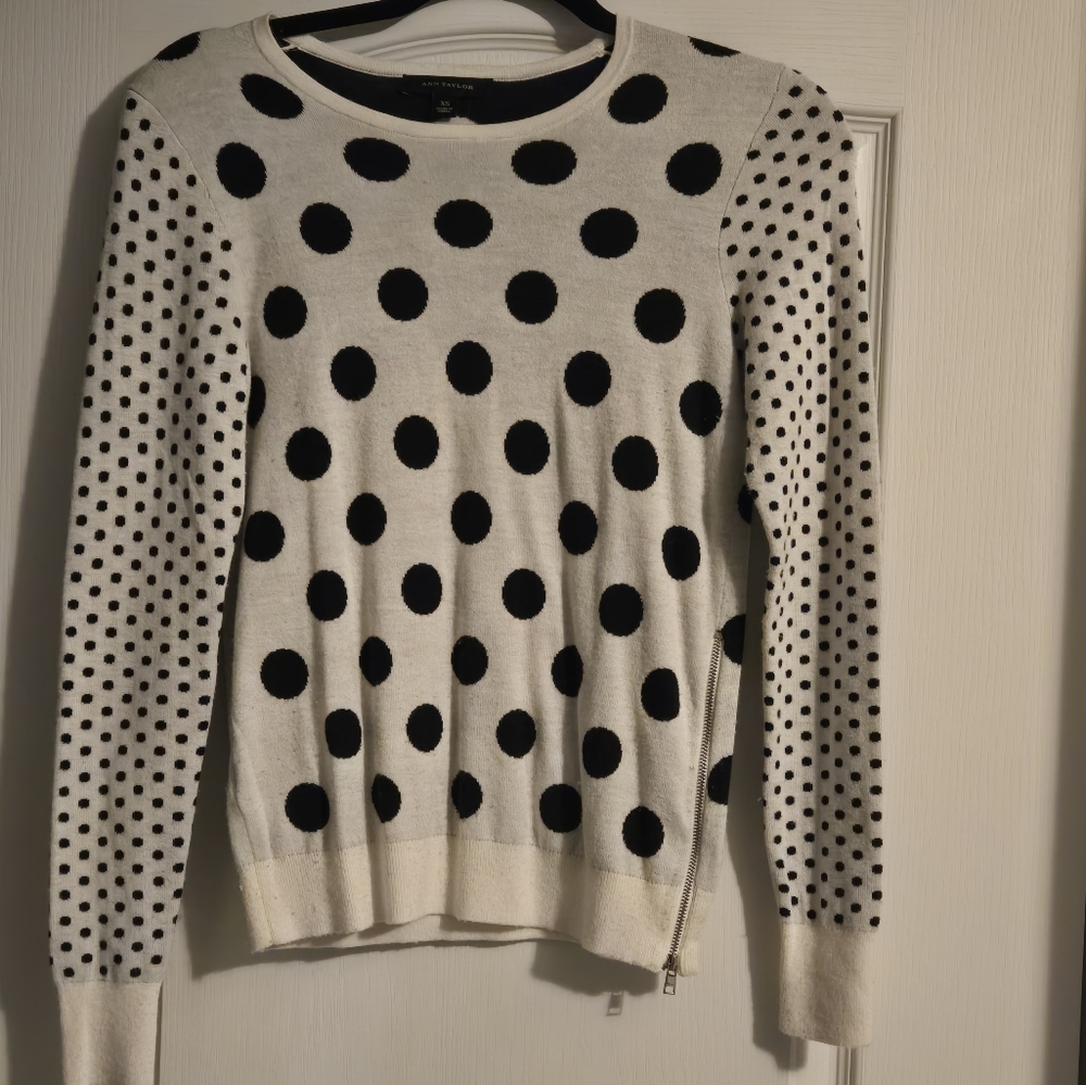 Women's sweater